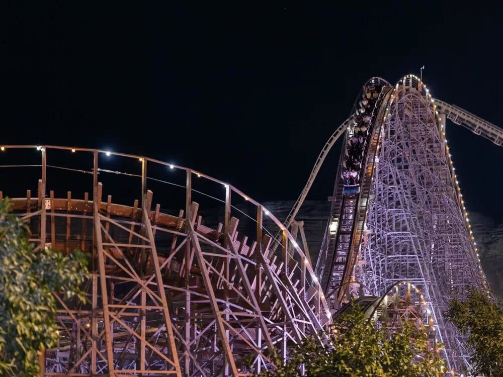 إقامة ثلاث ليال في فندق 4 نجوم مع تذاكر Six Flags لثلاث أفراد 
