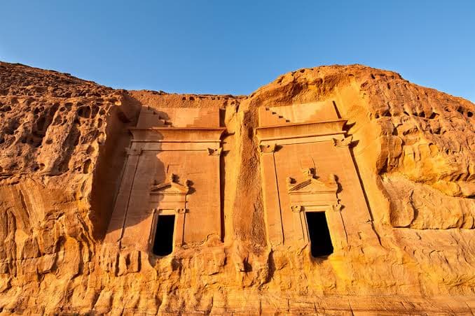 العلا:جولة الباصات الترددية في الحِجر، الجولة الأيقونية للمجموعات