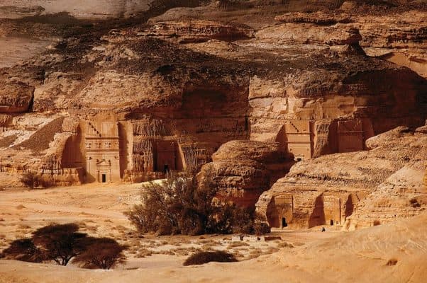 العلا:جولة الباصات الترددية في الحِجر، الجولة الأيقونية للمجموعات